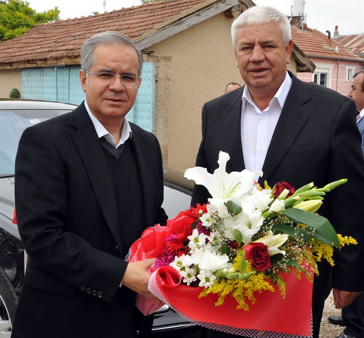 Muhtar Cengiz Özşahines ve Karaman Valisi Süleyman Tapsız